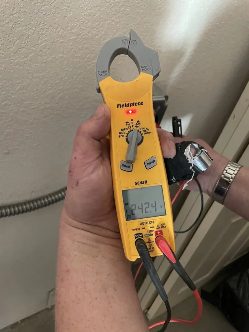 Voltage testing with clamp meter during Aluminum Wiring Replacement in Woodhull